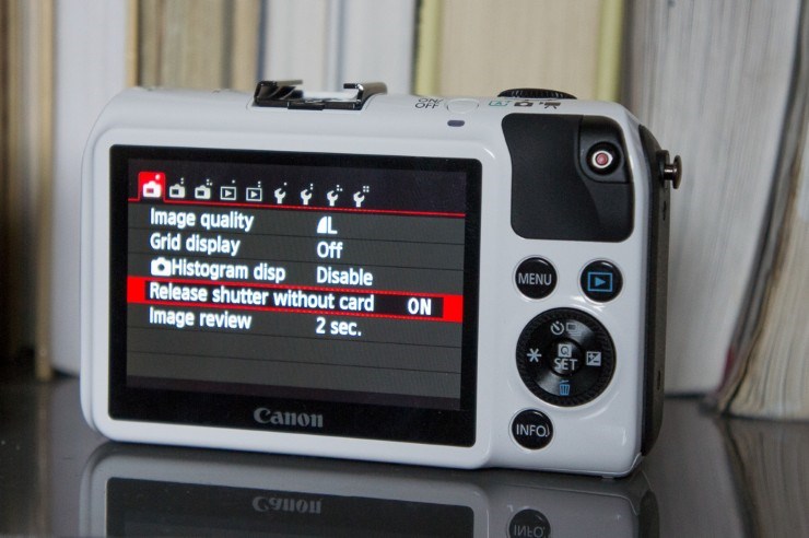 Canon EOS-M (5).jpg